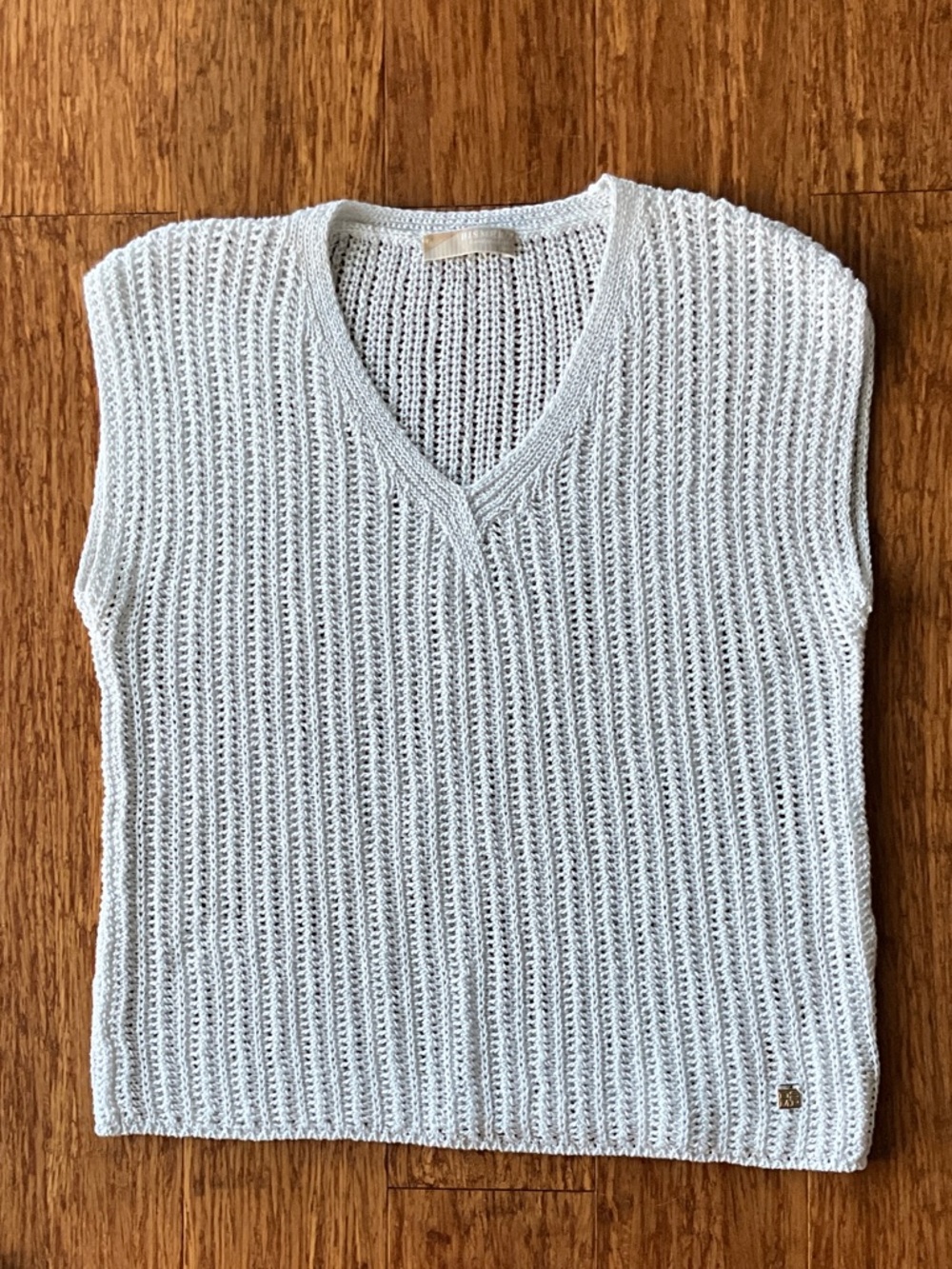 White Knit V‑Neck Shell L